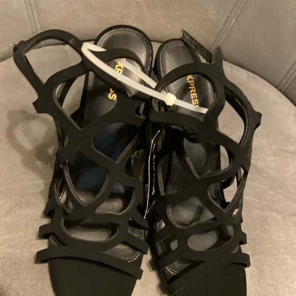 Express caged blocked heels - Picture 4 of 4